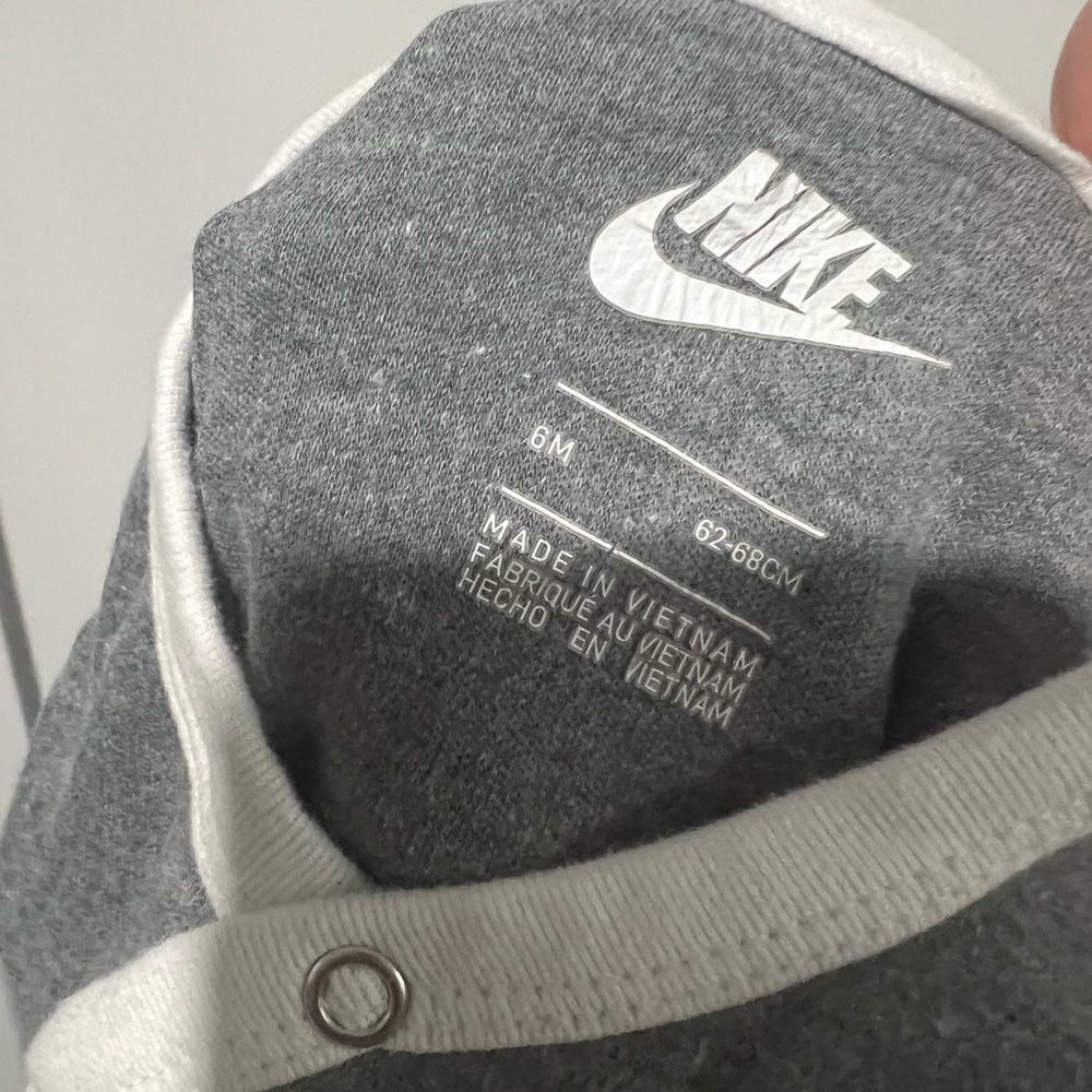Nike Sleeper Size 6 Months - Picture 4 of 4